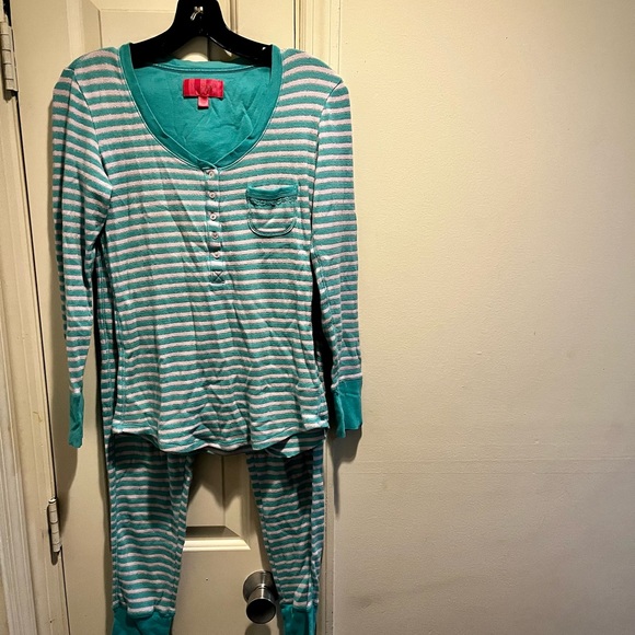 Victoria’s Secret pajama set - Picture 6 of 16